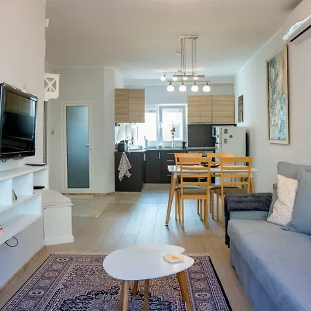 Cozy In The Very Centre Of *